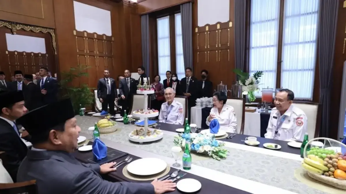 Pertemuan Presiden RI Prabowo Subianto dan Megawati di ruang tunggu (IST)