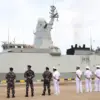 Tiga kapal Armada Pasifik Angkatan Laut Rusia memasuki alur pelabuhan Tanjung Priok, Jakarta, Minggu (1/6). (F