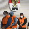 Tiga tersangka kasus dugaan korupsi proyek pembangunan jalan di Dinas PUPR dan preservasi jalan di Satuan Kerj
