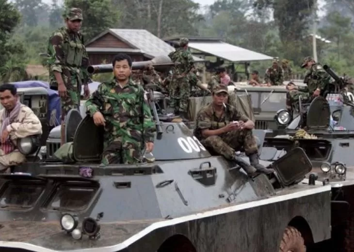 Tentara Kamboja bersiap di perbatasan dengan Thailand seusai baku tembak yang menewaskan salah satu pasukannya