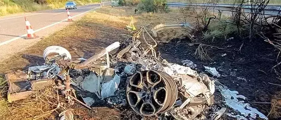 Bagian Lamborghini Diogo Jota yang tersisa hanya pelek mobil. (Twitter)