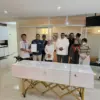 Proses pemulangan jenazah PMI yang meninggal dunia di Malaysia, Tasmi, di Bandara Soekarno Hatta. (IST)