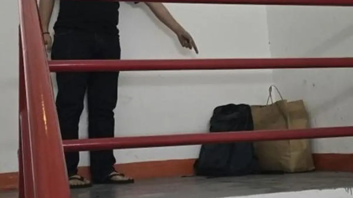 Barang milik diplomat Kemlu Arya Daru ditemukan di tangga darurat rooftop Kemlu/Ist