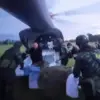 Pasukan Thailand lakukan evakuasi terhadap korban baku tembak. Foto: Royal Thai Army