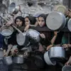 Anak-anak di Gaza kelaparan akibat perang yang melanda saat ini. Foto: Anadolu