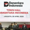 Presiden Prabowo Subianto (tengah) didampingi Menteri BUMN Erick Thohir (ketiga kanan), Chief Executive Office