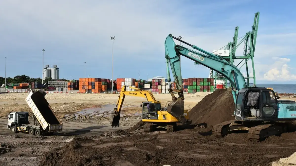 Pembangunan berlanjut di terminal kontainer baru di Pelabuhan Muara di Brunei. Proyek untuk memperluas pelabuh
