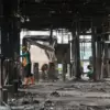 Petugas Dinas Lingkungan Hidup bekerja memulihkan dan membersihkan sejumlah wilayah di Jakarta pascademonstras