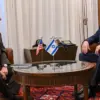 PM Israel Netanyahu (kanan) saat menerima Utusan Khusus Steve Witkoff. (Sumber GPO/Kobi Gideon)