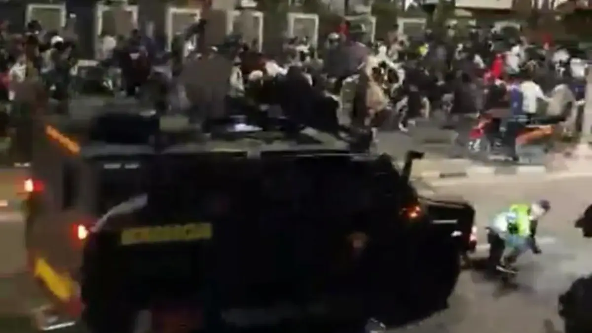 Ojol terlindas mobil polisi (Dok Istimewa)
