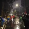 Massa saat berada di kawasan Mako Brimob Kwitang Jakarta, Kamis malam (28/8/2025).