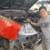 Johana, konsultan bengkel mobil
