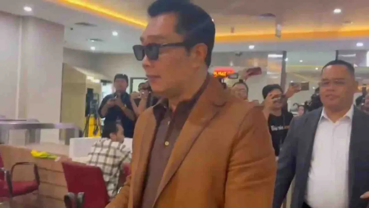 Mantan Gubernur Jawa Barat Ridwan Kamil tiba di Gedung Bareskrim Polri, Jakarta Selatan, Kamis (7/8/2025) -Ant