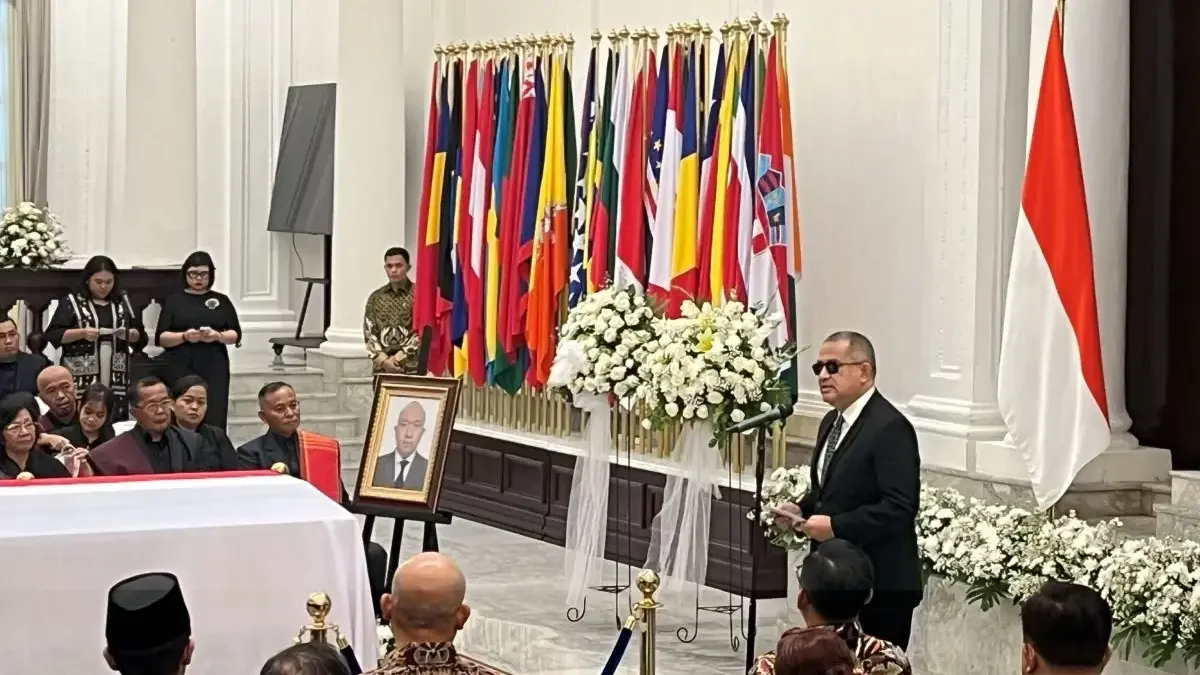 Luis Tsuboyama Duta Besar Peru untuk Indonesia menyampaikan ungkapan belasungkawa pada acara penghormatan tera