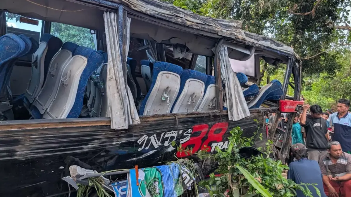 Bus Rombongan Rumah Sakit Bina Sehat Jember Kecelakaan di Jalur Bromo Probolinggo, 8 Orang Dilaporkan Meningga