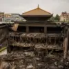 Jejak kehancuran pascademo berdarah mengguncang Nepal. (REUTERS/Adnan Abidi)