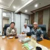 Kuasa hukum keluarga mendiang Arya Daru Pangayunan (ADP) melayangkan surat permohonan Rapat Dengar Pendapat (R