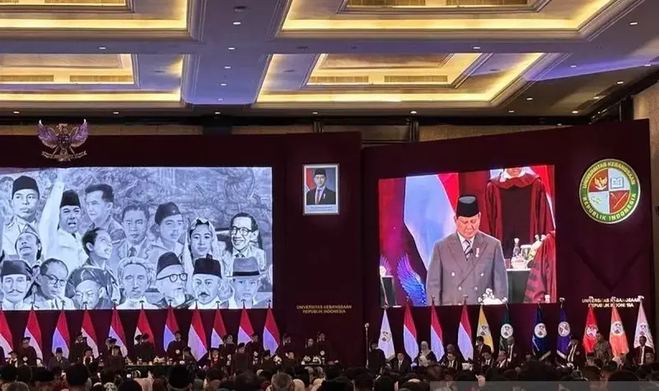 Presiden Prabowo Subianto menghadiri sidang senat terbuka wisuda di Universitas Kebangsaan Republik Indonesia