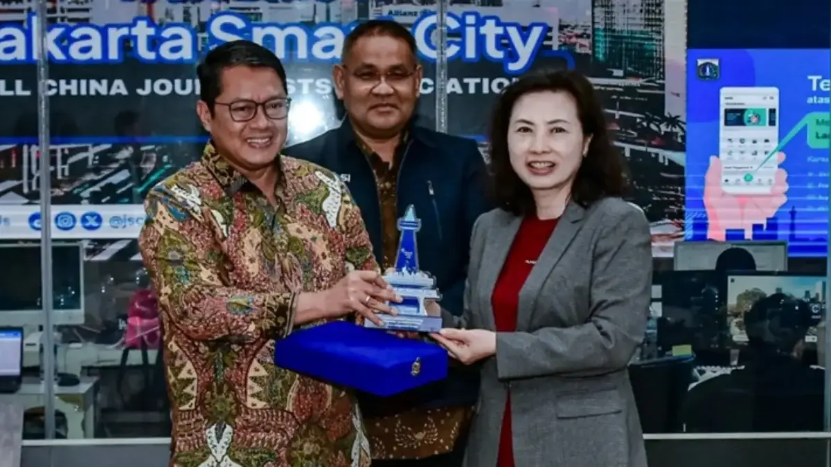 Kunjungan Delegasi All-China Journalists Association dan JMSI ke Balai Kota: Perluas Jejaring Kolaborasi Media Kepala Dinas Komunikasi, Informatika, dan Statistik (Kominfotik) Provinsi DKI Jakarta, Budi Awaluddin bersama