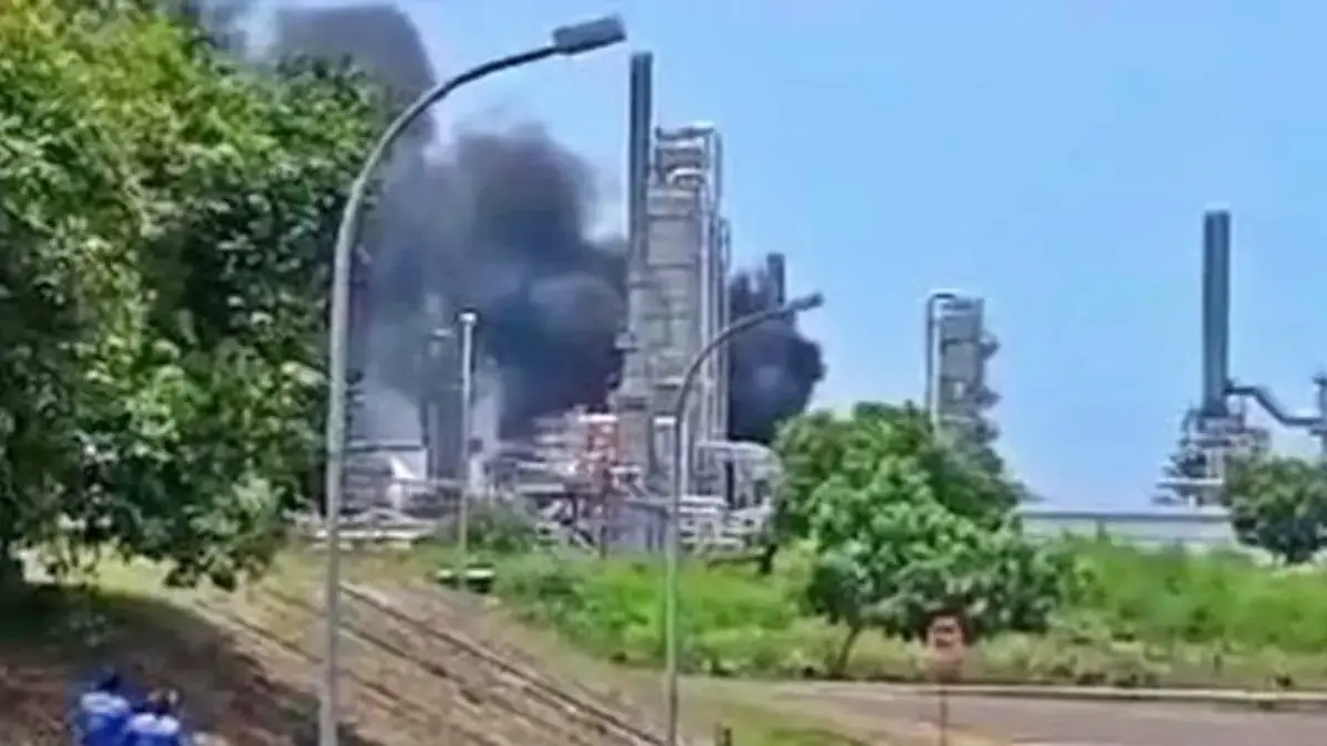 Ledakan di kilang minyak dan petrokimia milik PT Trans Pacific Petrochemical Indotama (TPPI) di Tuban, Jawa Ti