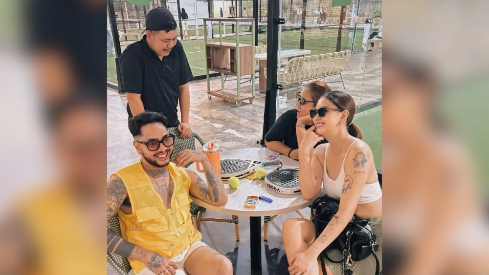 Beby Prisillia Istri Onad juga Ditangkap Kasus Narkoba Postingan terakhir Onadio Leonardo alias Onad sebelum ditangkap polisi terkait kasus narkoba. Dalam foto ini t