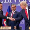 Anutin Charnvirakul Perdana Menteri Thailand (kiri) berjabat tangan dengan Donald Trump Presiden AS usai menan