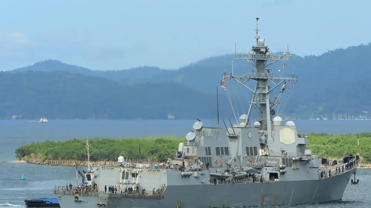 USS Gravely di Trinidad-Tobago, Washington dan CIA Picu Ketegangan Militer di Perbatasaan Selatan Karibia Kapal perusak Angkatan Laut AS USS Gravely tiba di Pelabuhan Spanyol. (EFE/Andrea De Silva)
