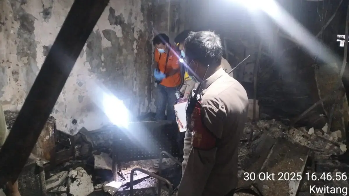 Polisi Usut Temuan 2 Kerangka Manusia Hangus di Gedung ACC Kwitang Bekas Kerusuhan Agustus 2025 Sebanyak dua kerangka manusia ditemukan di dalam gedung Astra Credit Companies (ACC) di Kwitang, Kecamatan Sen