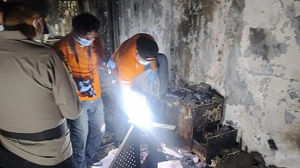 Begini Kronologi Pencarian Farhan-Reno hingga 2 Kerangka Bisa Diidentifikasi RS Polri Kepolisian Resor Metropolitan Jakarta Pusat menemukan dua kerangka manusia dalam keadaan hangus di gedung Astr