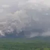 Awan panas guguran meluncur hingga 6,5 kilometer dari puncak Gunung Semeru, 19 November 2025. Dok. Badan Geolo