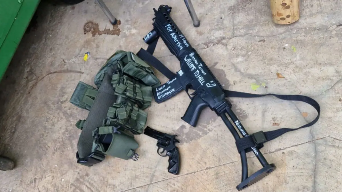 Senjata api yang diduga kuat terkait dengan ledakan di SMAN 72 Kodamar Kelapa Gading ( Foto: IST)