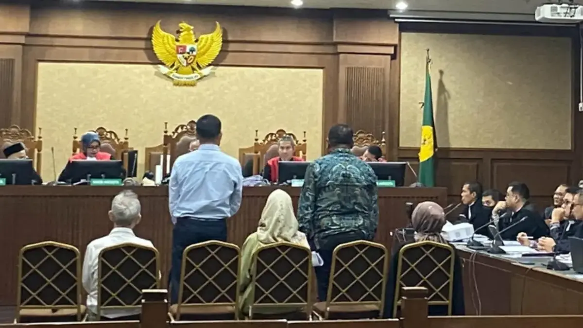 Karen Agustiawan dan empat orang saksi yang dihadirkan dalam sidang lanjutan dugaan korupsi tata kelola minyak