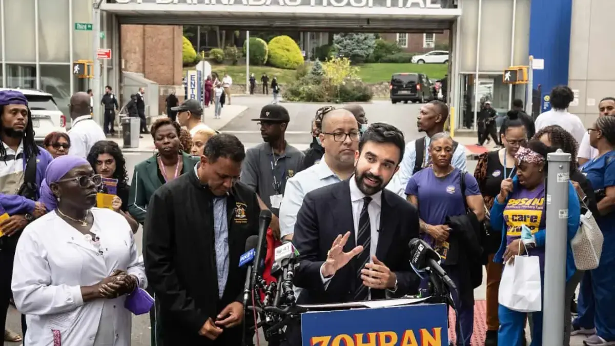Pilwalkot New York: Donald Trump Sebut Yahudi Pilih Zohran Mamdani 'Bodoh' Calon walikota Kota New York Zohran Mamdani mengadakan acara kampanye dengan serikat pekerja perawatan kesehat
