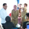 Wakil Menteri Kesehatan (Wamenkes) Republik Indonesia dr. Benjamin Paulus Octavianus (kiri) didampingi oleh Ke