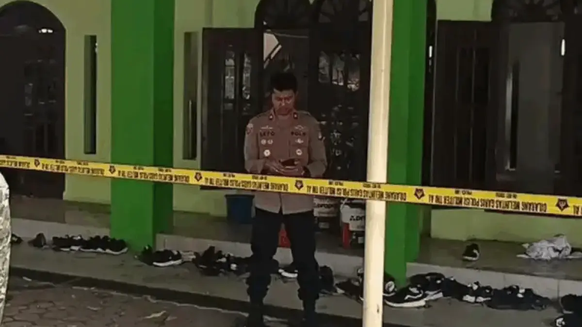 Polri Selidiki Dugaan Pelaku Ledakan di SMAN 72 Kelapa Gading Korban Bullying Ledakan keras mengguncang lingkungan SMAN 72 Jakarta yang berada di wilayah Kelapa Gading, Jakarta Utara, pada