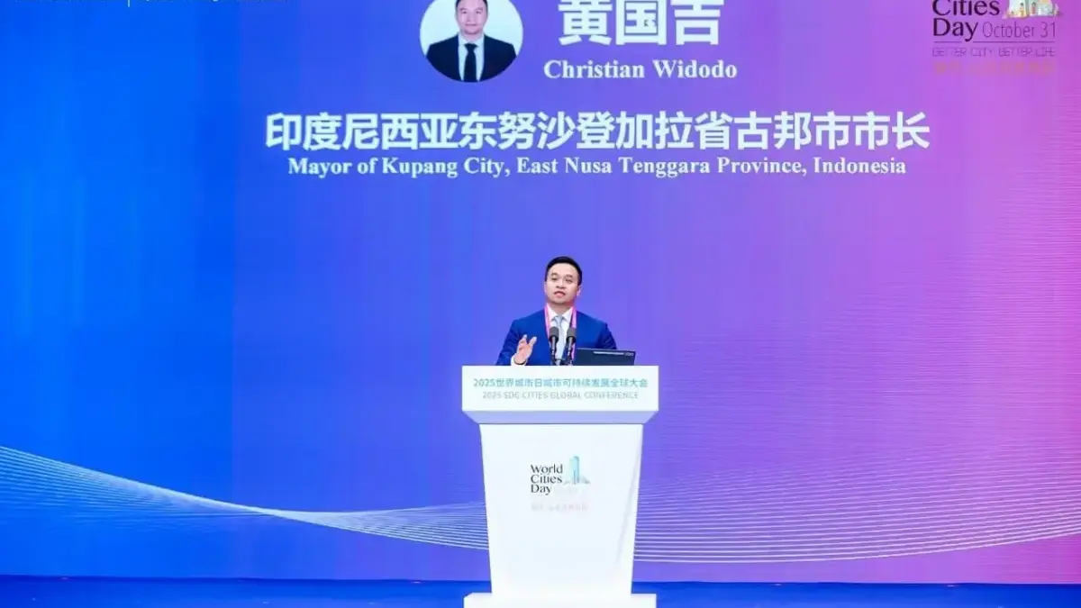 Wali Kota Kupang Christian Widodo Jadi Keynote Speaker World Cities Day Conference 2025 di Shanghai Wali Kota Kupang, Christian Widodo menjadi satu-satunya wali kota dari Indonesia yang diundang secara resmi da