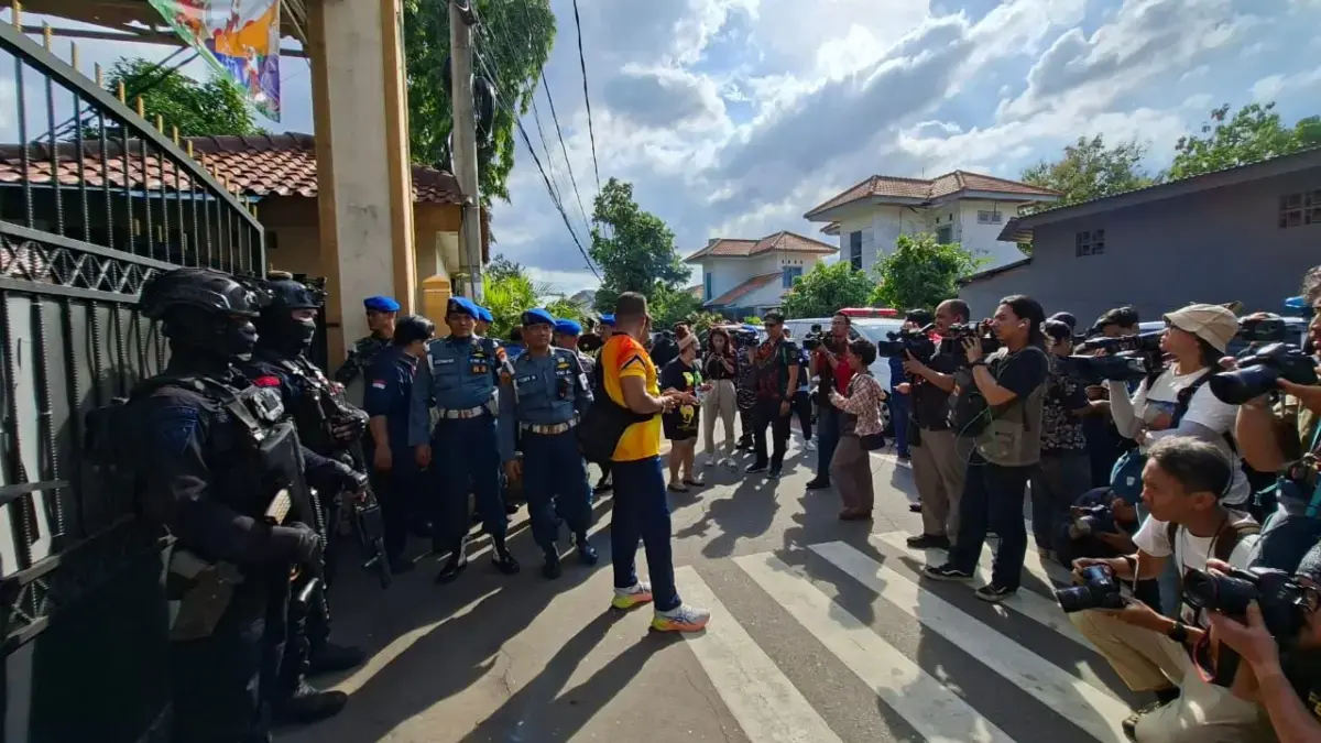 Densus 88 Dalami Ledakan SMAN 72 Kelapa Gading Jakarta Utara: Ada Unsur Terorisme atau Tidak Ledakan terjadi di SMA 72 Kelapa Gading, Jakarta Utara, Jumat (7/11).