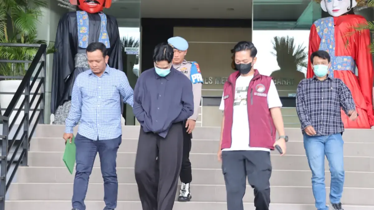 Polisi Putuskan Rehabilitasi Onad Selama 3 Bulan, Pemasok Narkoba ke Onadio Jadi Tersangka Artis sekaligus musisi Leonardo Arya atau Onadio Leonardo. (Foto/istimewa)