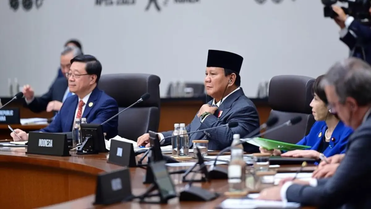 Prabowo Subianto: Indonesia Kehilangan Sekitar Rp134 Triliun Setiap Tahun Akibat Judi Online Presiden Republik Indonesia Prabowo Subianto menghadiri Konferensi Tingkat Tinggi (KTT) Kerja Sama Ekonomi Asi