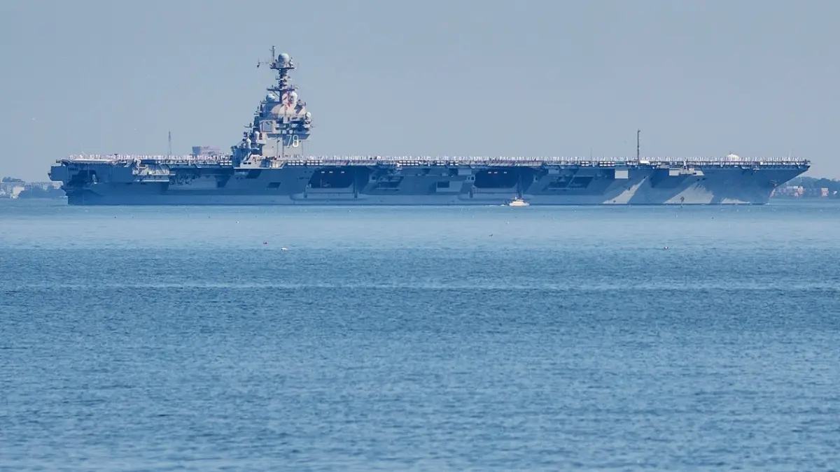 USS Gerald R. Ford Tiba di Laut Karibia, Potensi Signifikan Operasi Washington Terhadap Venezuela Kapal Induk USS Gerald R Ford meninggalkan Stasiun Angkatan Laut Norfolk, 23 Juni 2025, di Norfolk, Virginia.