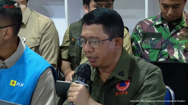 BNPB: Kebutuhan Anggaran Pulihkan Wilayah Terdampak Banjir di Aceh Rp25,41 Triliun Kepala BNPB Letjen TNI Suharyanto saat rapat terbatas dengan Presiden Prabowo Subianto di Pangkalan Udara Sult