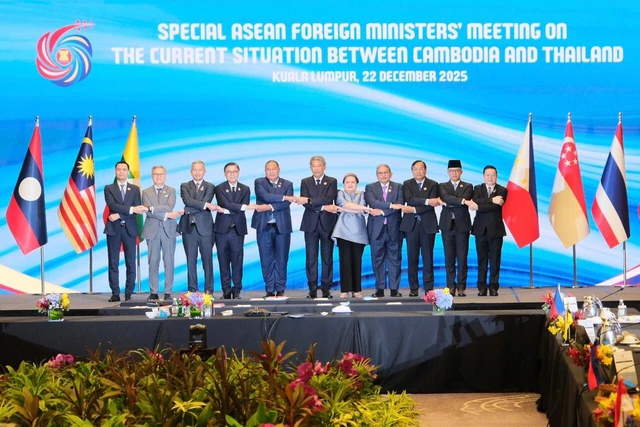 Menteri Luar Negeri Sugiono menghadiri Pertemuan Khusus Menteri Luar Negeri ASEAN mengenai Situasi antara Kamb