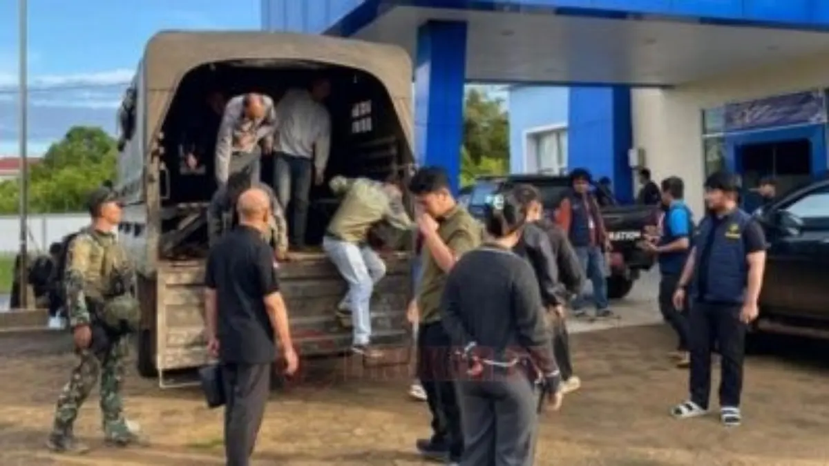 TNI Konfirmasi Adanya Aksi 15 WNA Asal China Menyerang 4 Personel Batalion Zipur 6/SD Belasan WNA asal China ditangkap setelah menyerang lima anggota TNI dan sejumlah warga di area tambang emas PT