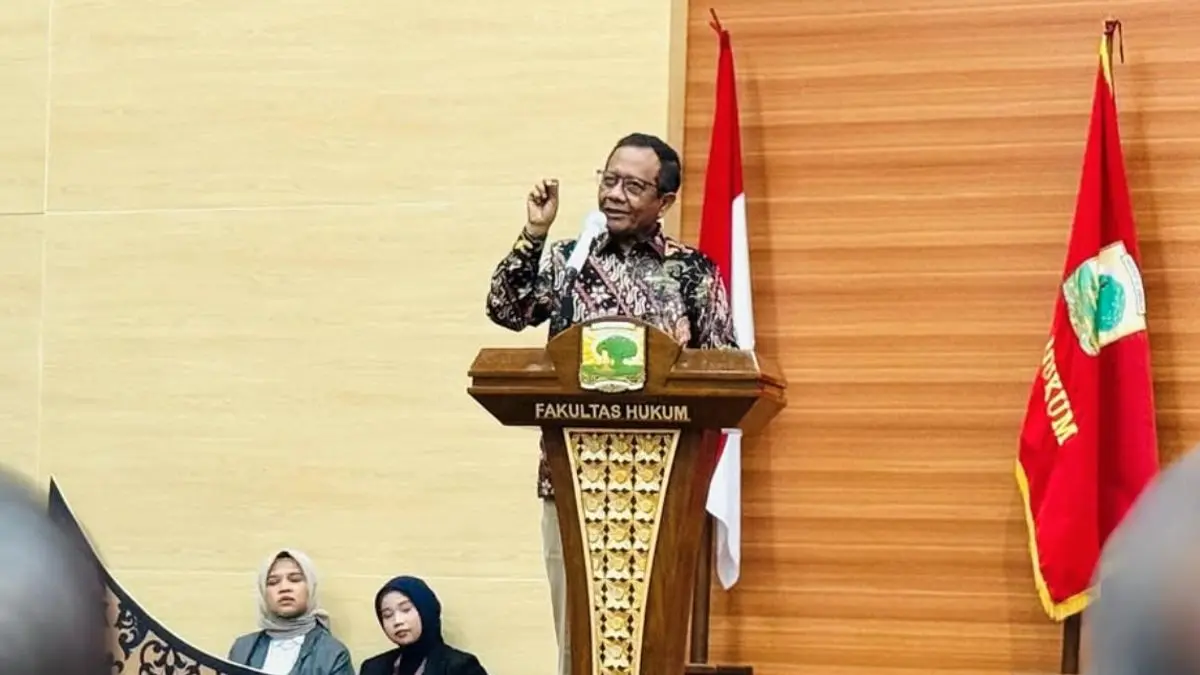 Mahfud MD: Perkap 10 Tahun 2025 Tak Miliki Dasar Hukum yang Sah Mahfud MD/DOK via Instagram @mohmahfudmd