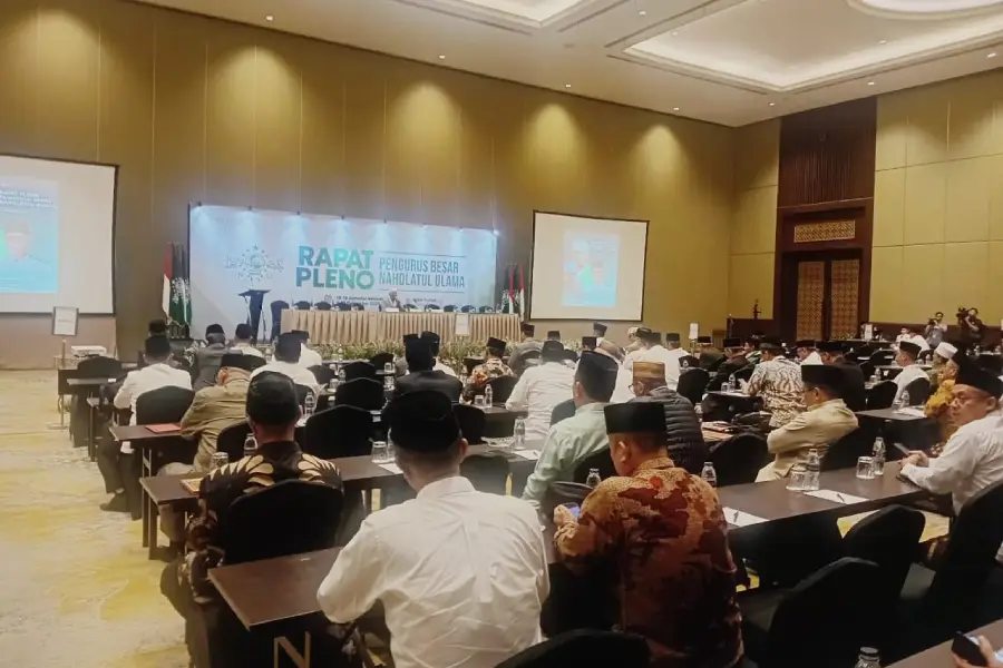 PBNU: Rapat Pleno di Hotel Sultan Tidak Sah, Begini Penjelasannya Suasana Rapat Pleno Pengurus Besar Nahdlatul Ulama (PBNU) yang digelar pada Selasa (9/12/2025) di Hotel Sultan