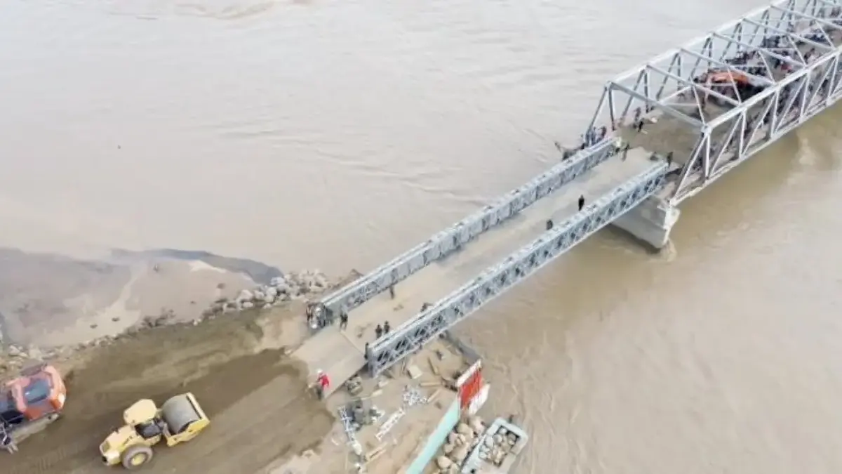 Gambar jembatan Bailey yang dibangun di Sumatera (Foto: Badan Komunikasi Pemerintah)