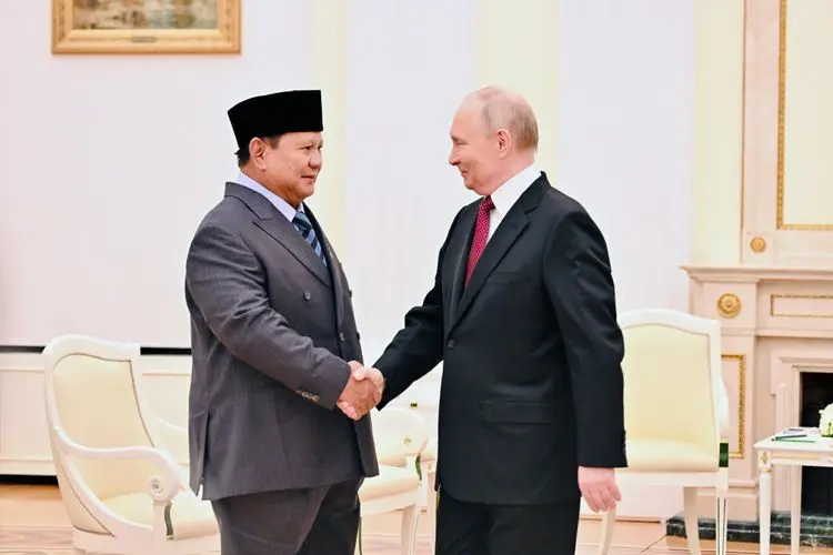 Putin: Indonesia Mitra Tradisional, Punya Hubungan Kuat Kerja Sama di Bidang Teknis-Militer Prabowo bertemu dengan Putin di Moskow (Foto: Biro Pers Sekretariat Presiden)