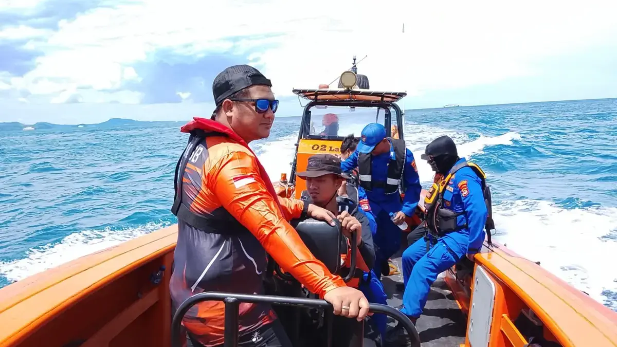 SAR Gabungan Cari Penumpang KMP Dorothy yang Lompat ke Laut di Perairan Sangiang Belum Diketemukan Tim SAR gabungan masih terus berupaya untuk menemukan korban