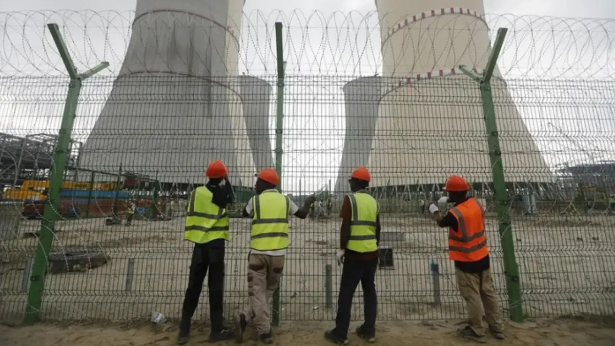 ESDM Paparkan Kerangka Hukum Pemanfaatan Energi Nuklir di Indonesia Lengkap Sejak 6 Dekade Lalu Ilustrasi Pembangkit Listrik Tenaga Nuklir (PLTN).Foto: AP/Mahmud Hossain Opu