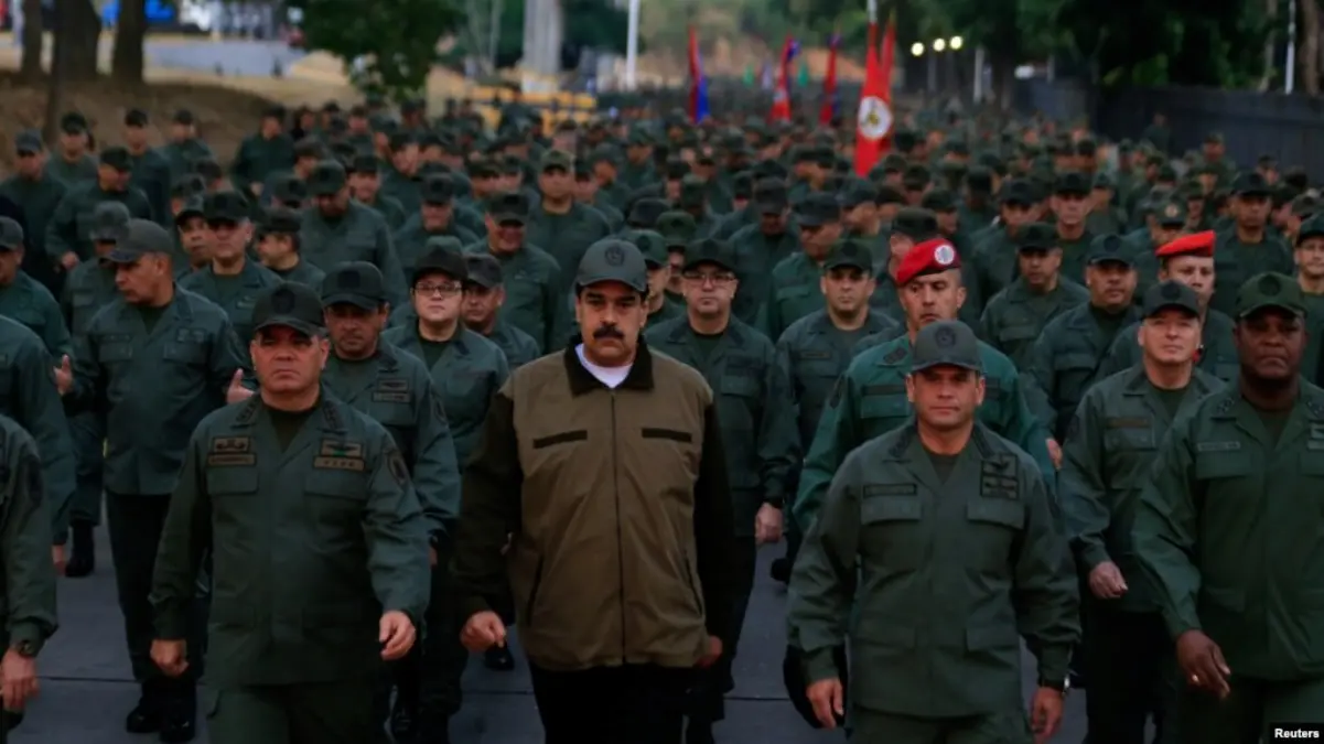 Presiden Venezuela Nicolas Maduro bersama Menhan Vladimir Padrino Lopez dan Penglima Komando Strategis Remigio